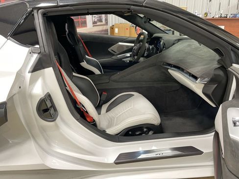 Used 2023 Chevrolet Corvette Stingray Premium Conv w/ Z51 Performance Package RWD image 29