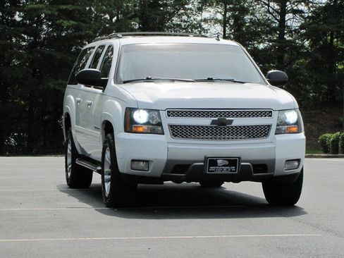 Used 2012 Chevrolet Suburban LT w/ Suspension Package, Off-Road AWD/4WD image 8