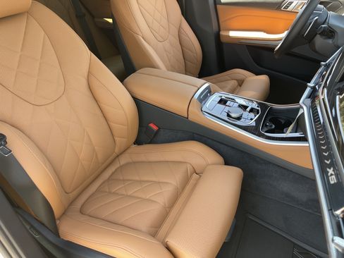 Used 2024 BMW X5 xDrive40i w/ Premium Package AWD/4WD image 10
