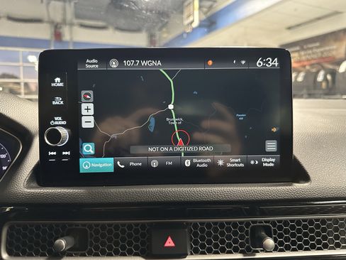 Used 2022 Honda Civic Touring image 12