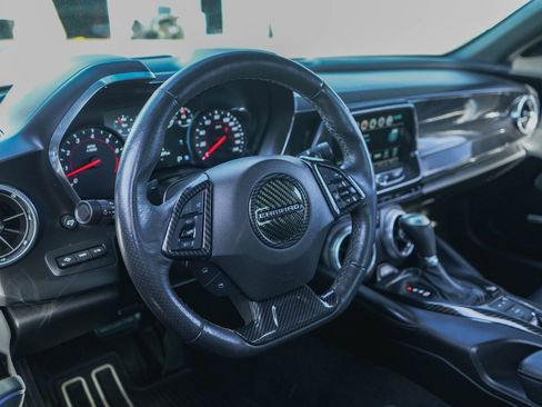 Used 2017 Chevrolet Camaro SS image 6