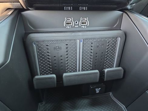 New 2026 RAM 3500 Laramie AWD/4WD image 22