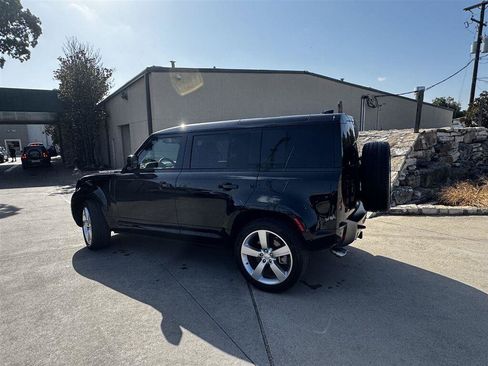 Used 2025 Land Rover Defender 110 X-Dynamic SE AWD/4WD image 4