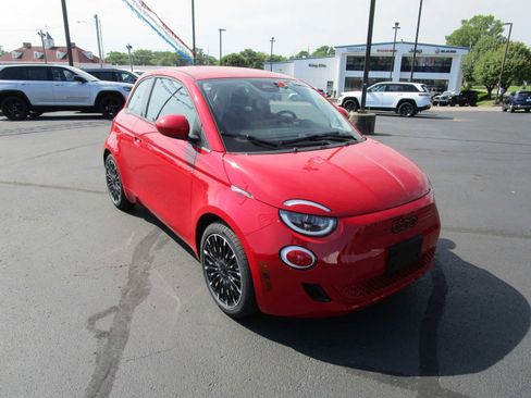 New 2024 FIAT 500 e (RED) image 3