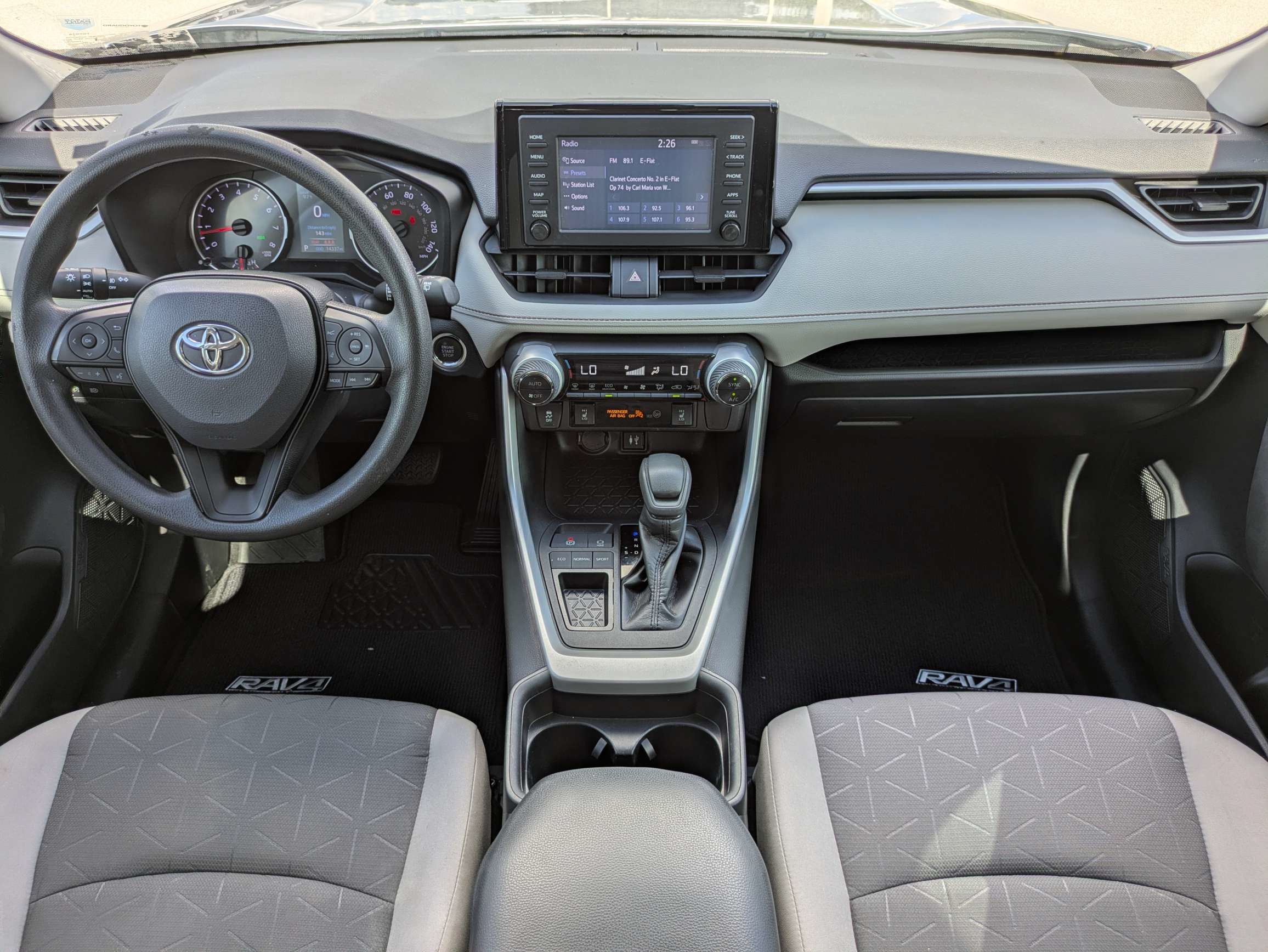 Used 2019 Toyota RAV4 XLE w/ Convenience Package FWD image 15