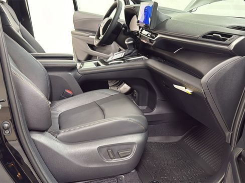 New 2026 Toyota Sienna XLE Woodland Edition image 19