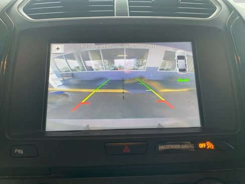 Used 2017 Ford Explorer XLT w/ Equipment Group 202A FWD image 15