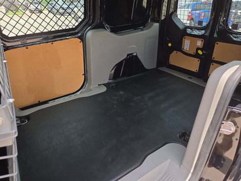 Used 2022 Ford Transit Connect XLT FWD image 13