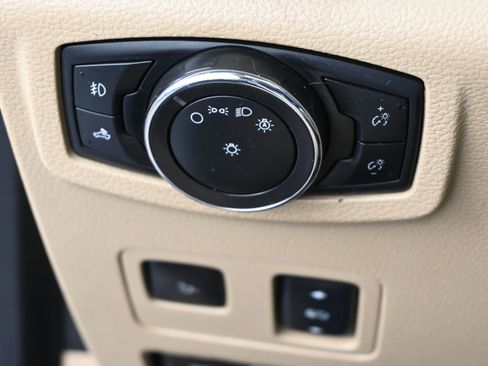 Used 2017 Ford F250 Lariat w/ Lariat Ultimate Package AWD/4WD image 20
