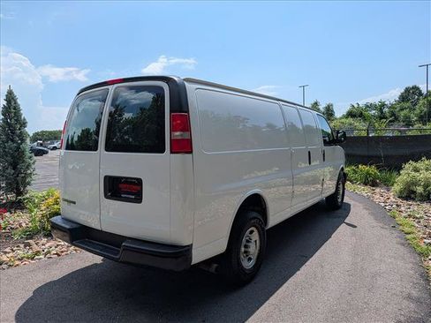 Used 2021 Chevrolet Express 2500 Extended w/ Driver Convenience Package RWD image 4