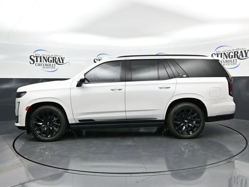 Used 2023 Cadillac Escalade Sport Platinum w/ LPO, ONYX Package AWD/4WD image 4