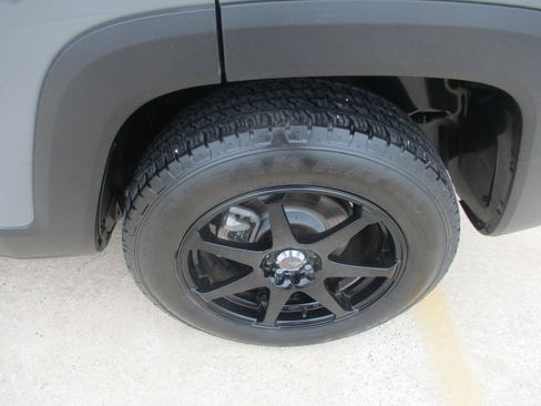 Used 2021 Jeep Renegade Trailhawk w/ Sun & Sound Group AWD/4WD image 7