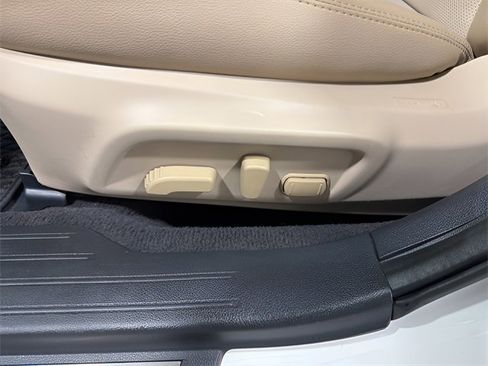 Used 2015 Subaru Outback 3.6R Limited image 13