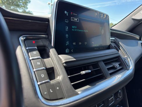 Used 2023 Chevrolet Suburban LT image 16