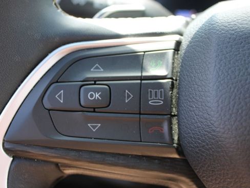 Used 2024 Jeep Grand Cherokee Altitude AWD/4WD image 22