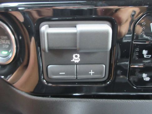 New 2026 GMC Sierra 3500 SLT w/ SLT Convenience Package image 22