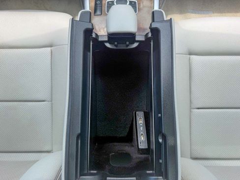 Used 2016 Mercedes-Benz E 350 Sedan image 11