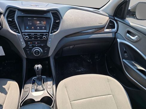 Used 2017 Hyundai Santa Fe Sport FWD image 4
