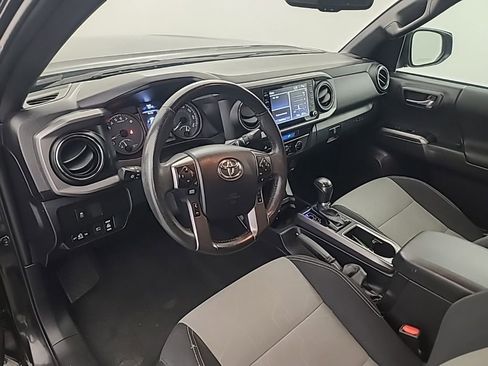 Used 2022 Toyota Tacoma TRD Off-Road w/ Technology Package image 24