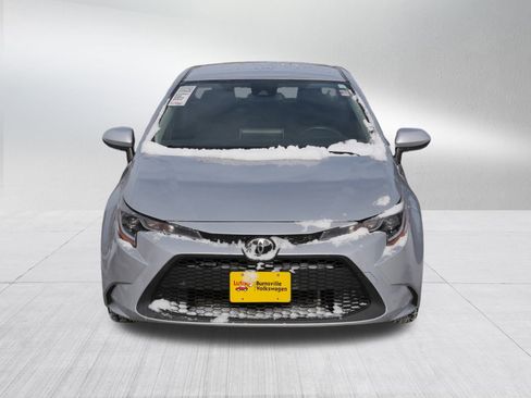 Used 2020 Toyota Corolla LE image 2