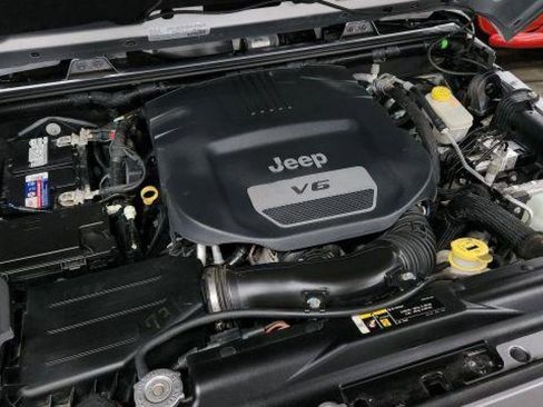Used 2017 Jeep Wrangler Sahara AWD/4WD image 57