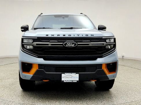Used 2025 Ford Expedition Tremor AWD/4WD image 2