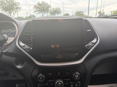 Used 2015 Jeep Cherokee Latitude AWD/4WD image 22