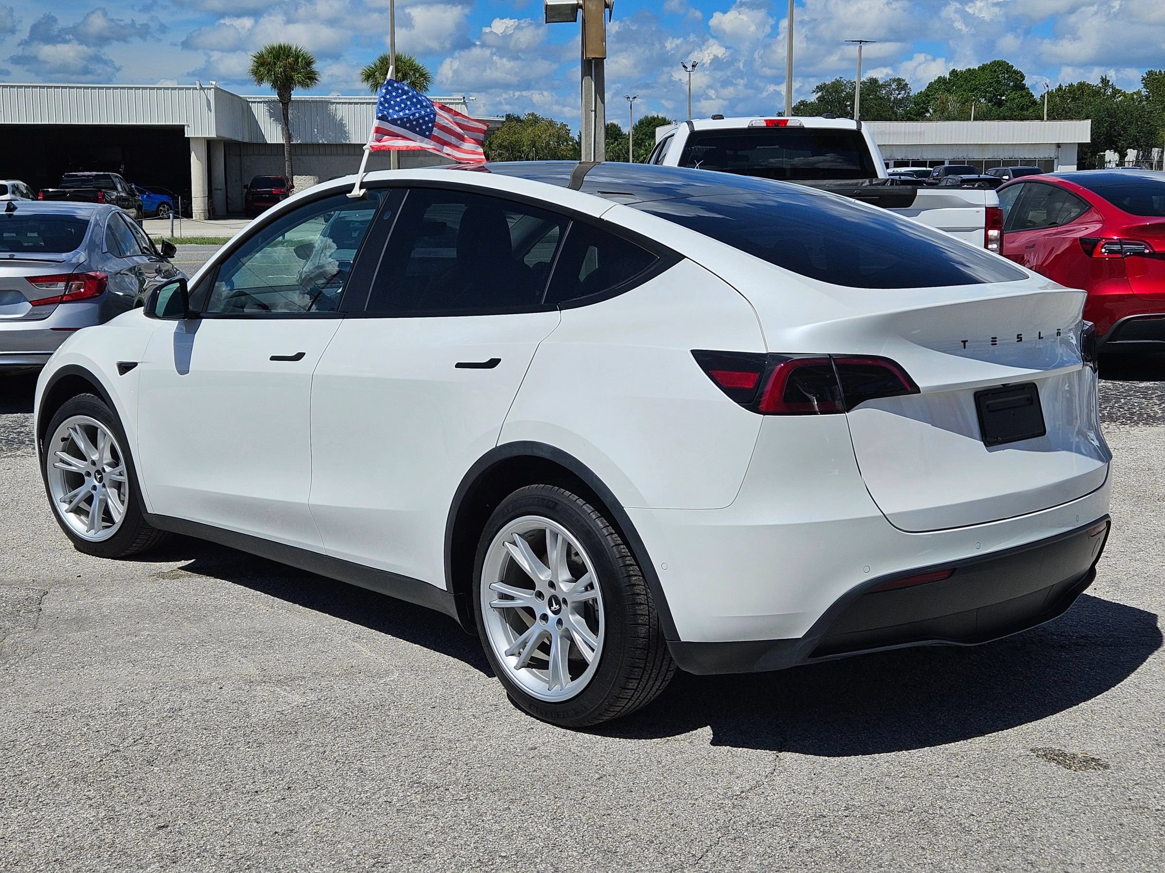 Used 2021 Tesla Model Y Long Range AWD/4WD image 6