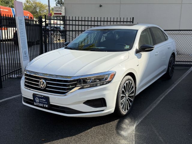 Certified 2022 Volkswagen Passat 2.0T FWD image 4