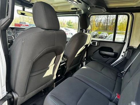 Used 2023 Jeep Wrangler Unlimited Rubicon 4xe AWD/4WD image 20