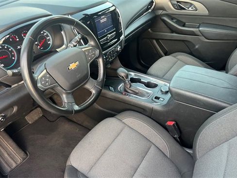 Used 2023 Chevrolet Traverse LT image 10