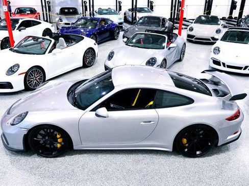 Used 2018 Porsche 911 GT3 RWD image 7
