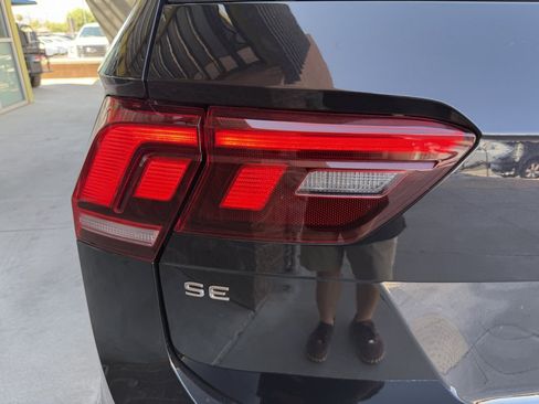 Used 2024 Volkswagen Tiguan SE w/ Panoramic Sunroof Package FWD image 14