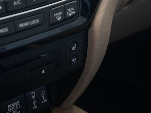 Used 2018 Honda Pilot Elite image 32