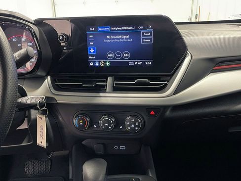 Used 2024 Chevrolet Trax RS w/ Driver Confidence Package FWD image 28