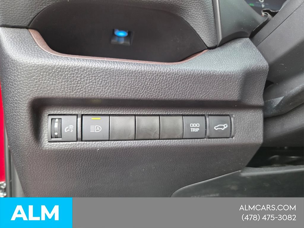 Used 2024 Toyota RAV4 Limited FWD image 28