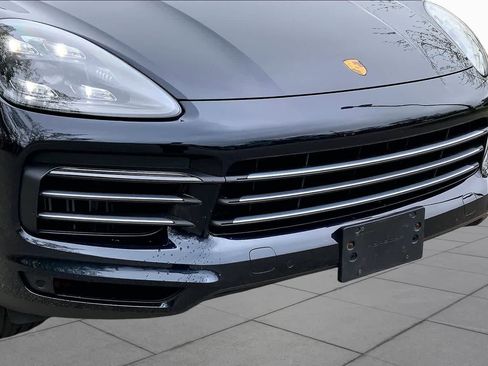 Used 2022 Porsche Cayenne AWD/4WD image 28