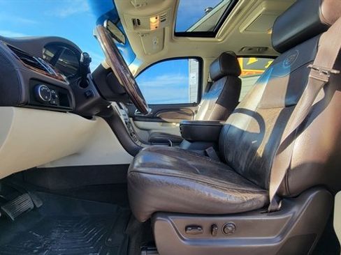 Used 2014 Cadillac Escalade ESV Platinum image 25