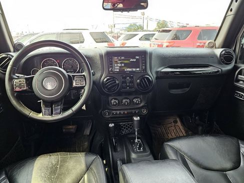 Used 2014 Jeep Wrangler Unlimited Sahara AWD/4WD image 3