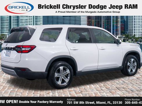 Used 2025 Honda Pilot EX-L image 7