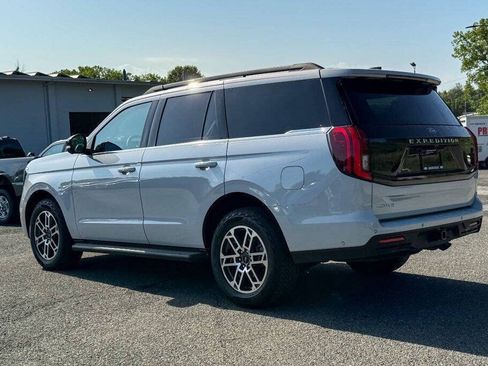 Used 2025 Ford Expedition Active AWD/4WD image 5