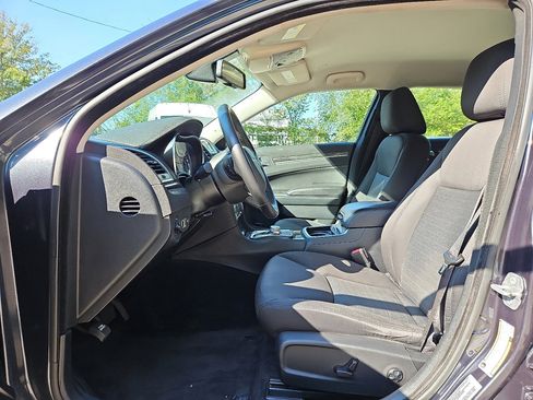 Used 2018 Chrysler 300 Touring image 23