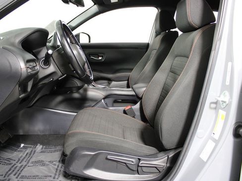 Used 2025 Honda HR-V Sport image 9