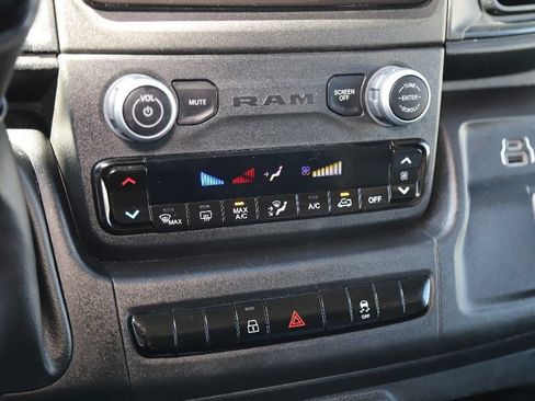 Used 2024 RAM ProMaster 2500 w/ Convenience Group FWD image 31