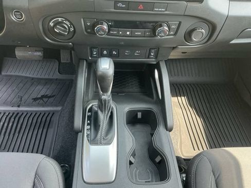 Used 2024 Nissan Frontier SV w/ Hardbody Edition AWD/4WD image 11