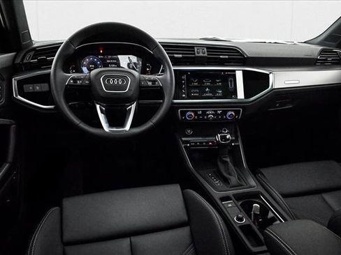 New 2025 Audi Q3 2.0T Premium image 8