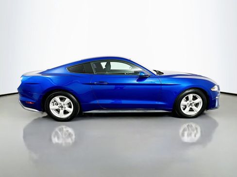 Used 2018 Ford Mustang Coupe image 4