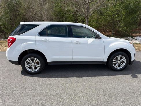 Used 2017 Chevrolet Equinox LS image 5