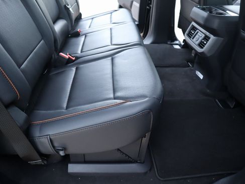 New 2026 Ford F250 Lariat w/ Black Appearance Package image 16