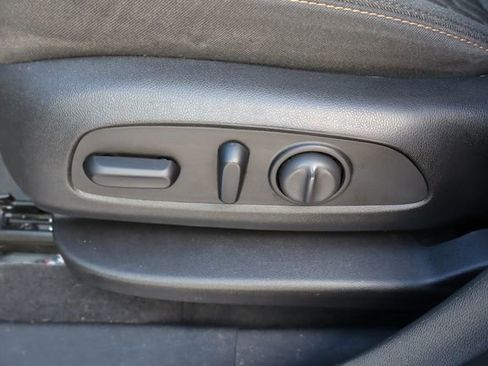 Used 2020 Chevrolet Equinox LT image 11